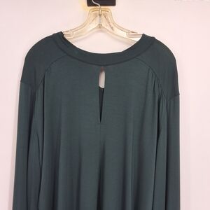 Amour Vert Large Green Long Sleeve Top